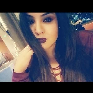 Meet your Posher, Connie